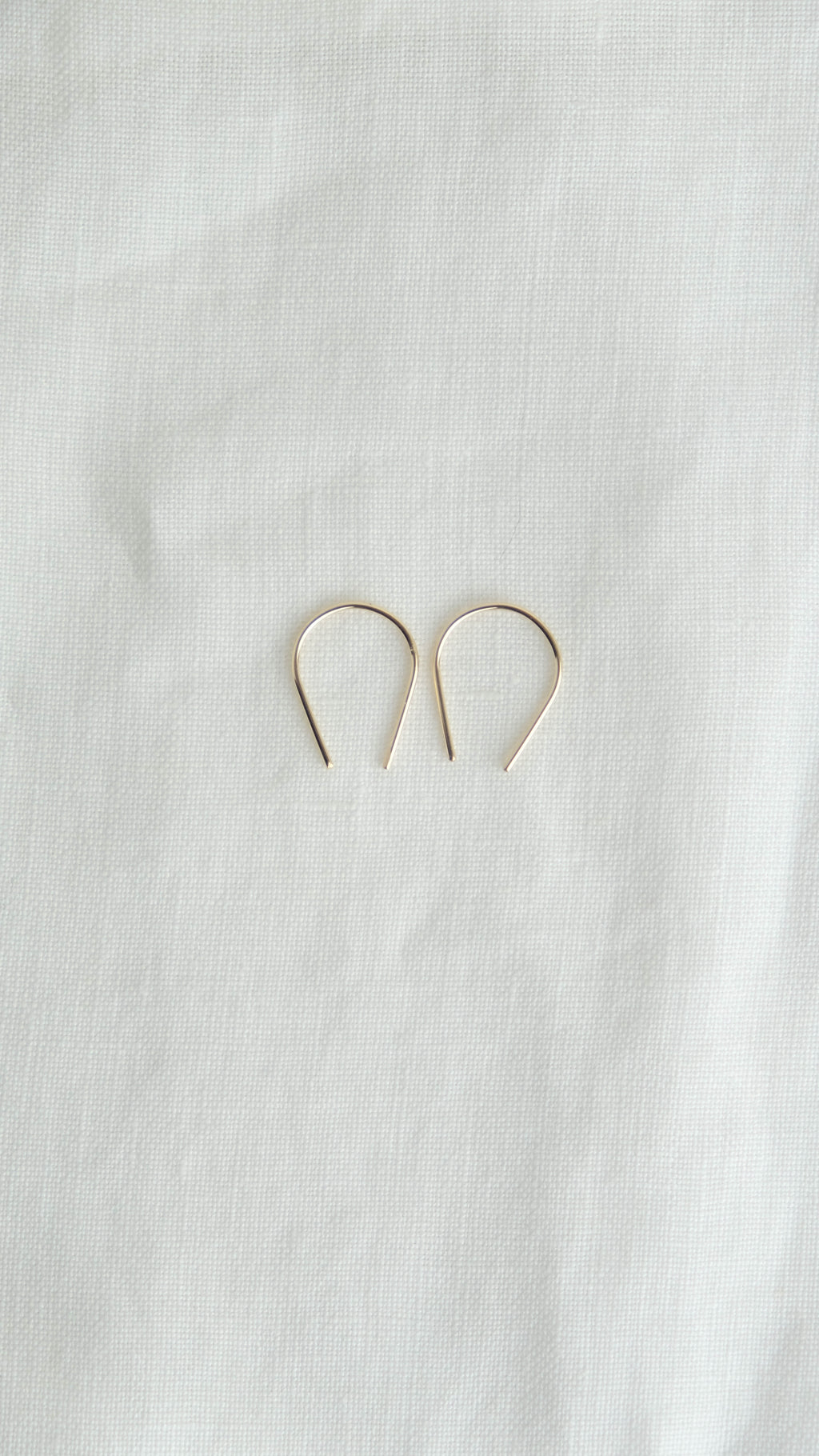 U earrings