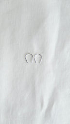 U earrings
